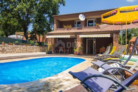 ISLAND OF KRK Haus mit Pool in ruhiger Lage mit Blick auf das Meer