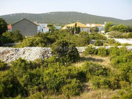 ZADAR, ISLAND OF IST - Building land