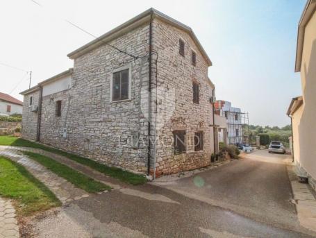 Istrian stone house in a quiet location near Umag