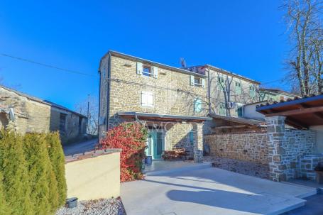 Motovun, stone house with pool in the heart of Istria