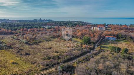 Umag, spatial building land 500 m from the sea