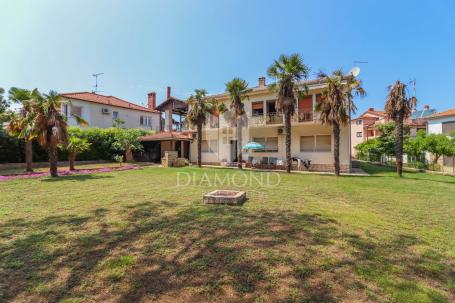 Rovinj, center, great house full of potential