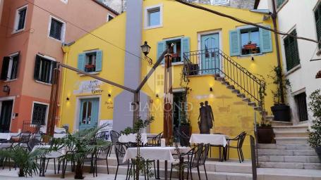 Rovinj, center, well-established restaurant in a top location