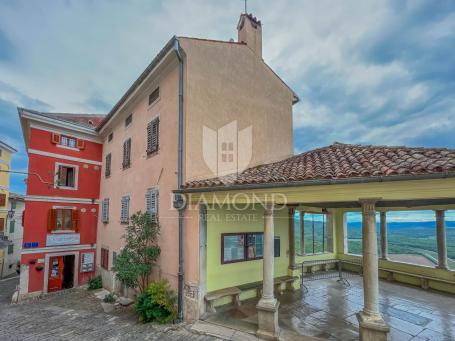 Motovun, house in the center with an open view