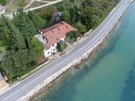 Bereich Novigrad, Haus mit Investitionspotential