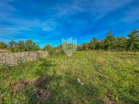 Grožnjan surroundings, building plot in a quiet location