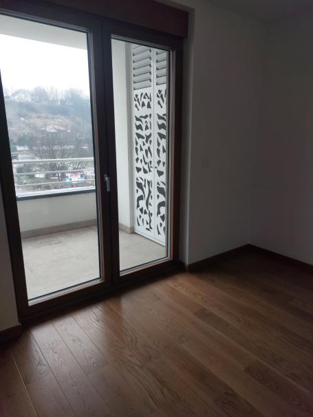 NOVI BEOGRAD BLOK 65 86m2 , 2L , 306000e