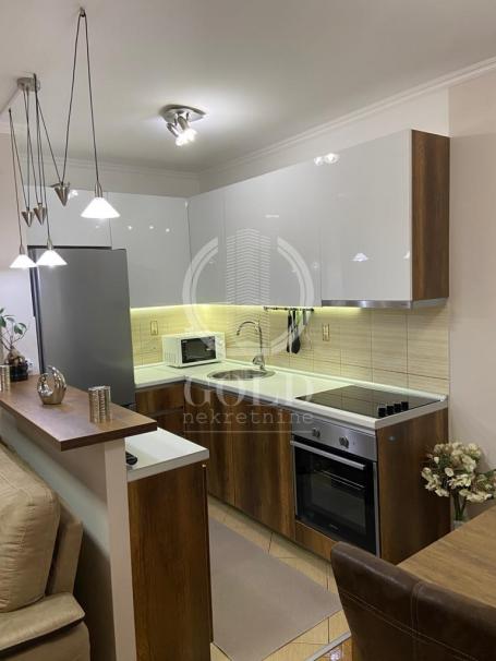 LUX STAN - GRBAVICA  130m2, 1500 eur sa svim troškovima ID#1769