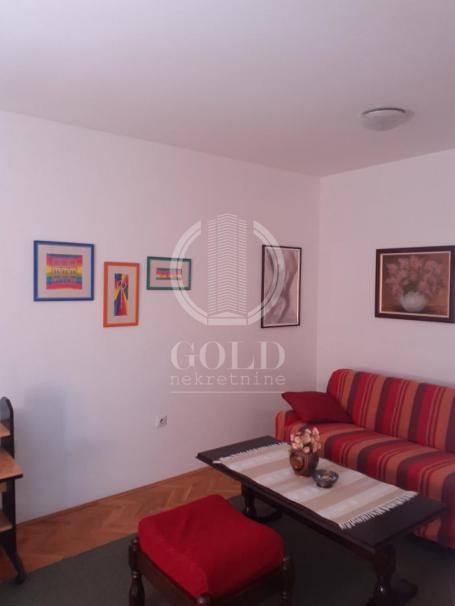 Izdavanje: Novi Sad-Grbavica, Braće Ribnikar, 27. 00m2, 300eur Odmah Useljiv ID#2156