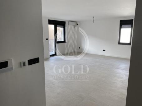 Novi Sad-Bulevar Oslobođenja, LUX 6. 5 STAN, 205m2, 695250 eur ID#3984