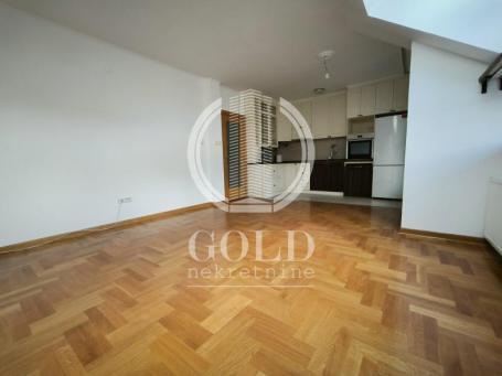 PRODAJA Stan 3. 0: NOVI SAD- Centar, Kosovska, 70. 00m2, 185920 eur ID#6233