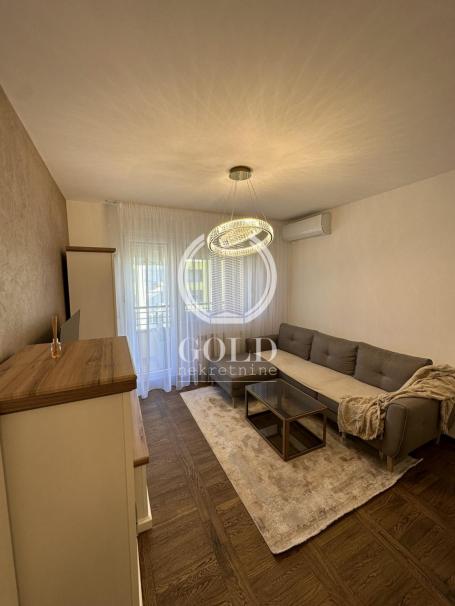 PRODAJA Stan 2. 5: NOVI SAD- Grbavica, Krilova, 56. 00m2, 154500 eur ID#6802