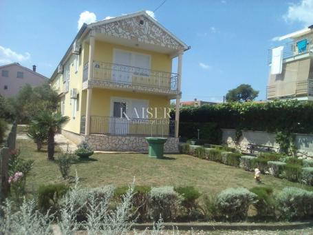 Island of Krk, Šilo - house with 5 apartments 200 m from the sea