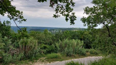 Istra - Grožnjan - građevinsko zemljište s prekrasnim pogledom