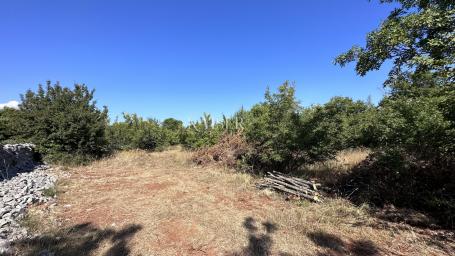 Insel Krk, Pinezići - landwirtschaftliche Fläche 2600 m2