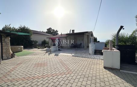 Island of Krk, surroundings of Dobrinje, detached house 150 m2