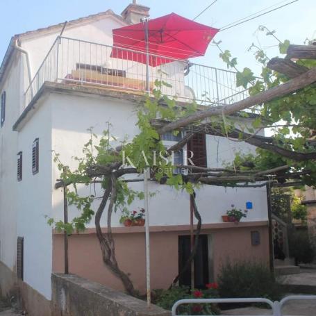 Insel Krk, Vrbnik - renoviertes altes Haus 90 m2