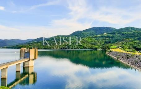 Istria - Pazin, agricultural land, excellent view of Lake Butoniga