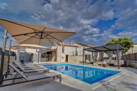 Istria, Sv. Lovreč stone villa with swimming pool