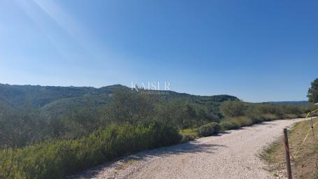 Istria, Motovun - building plot