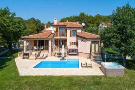 Istria - Poreč, rustic modern villa with swimming pool