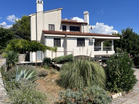 Rijeka, detached house with three apartments