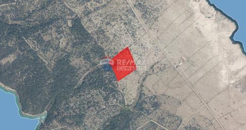 NOVALJA - plot of land in a great location