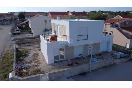 VIR - NEWLY BUILT, DETACHED HOUSE