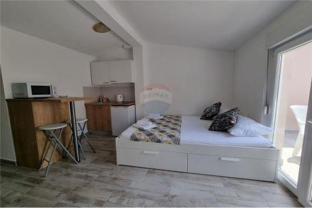 NOVALJA, CENTAR - KUĆA S 5 APARTMANA, TOP LOKACIJA - SNIŽENO