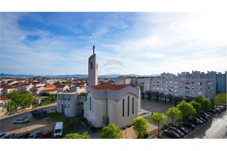 Zadar - prostrani stan s pogledom na more i otoke