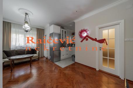 SAVSKI VENAC DEDINJE 64m2 , T , 245000e