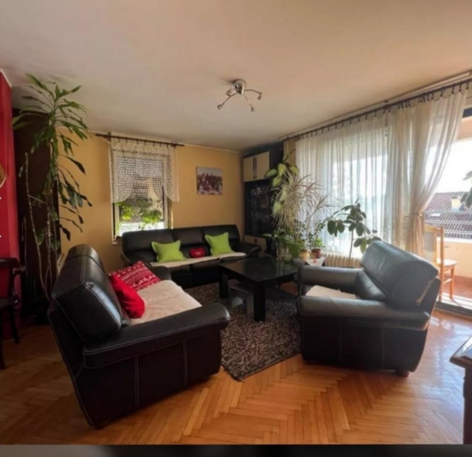 NOVI SAD - BULEVAR - 87. 00 m2