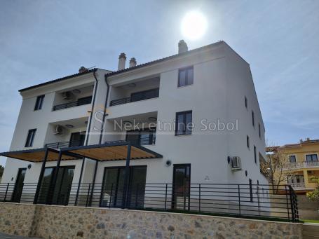 Nerezine, Otok Lošinj - Dvoetazni stan, 75. 65 m2