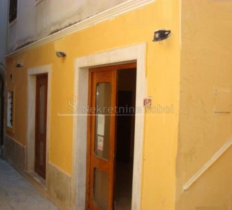 Mali Losinj - Bussines premise, 49,80 M2