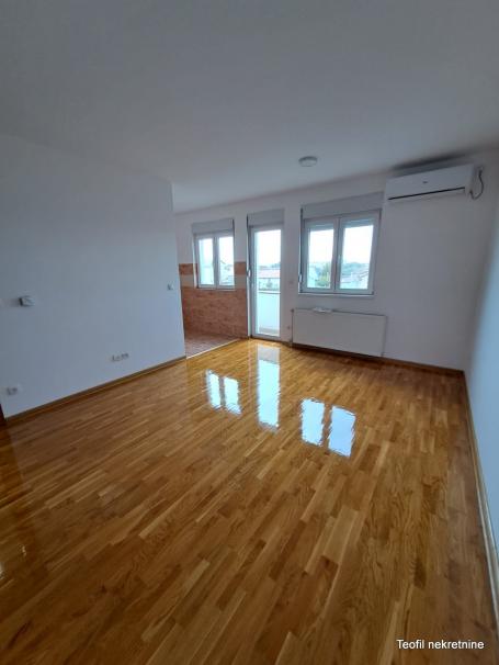 ZEMUN ZEMUN - ALTINA 44m2 , (L) , 79200e