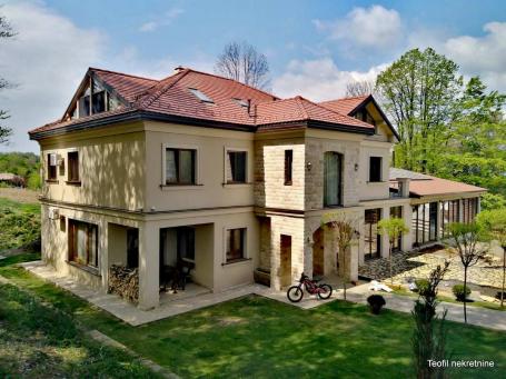 LAZAREVAC LJIG 541m2 , (800) , 950000e