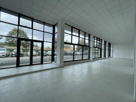 Poslovni prostor, 228m2, Centar