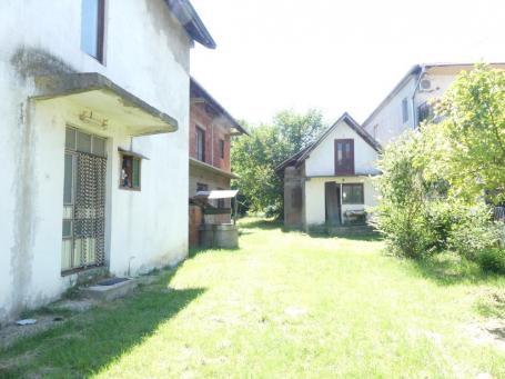 SPACIOUS HOUSE IN THE VILLAGE OF JAGODINA