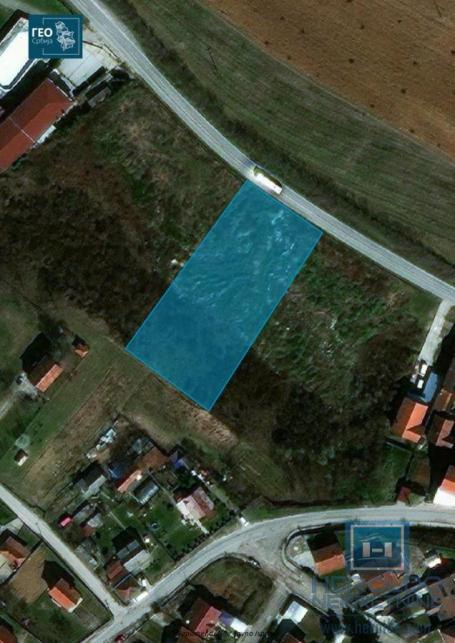 For sale, a construction plot suitable for various activities