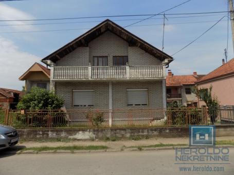 A one-story house for sale in Ćuprija on a plot of 9 ares