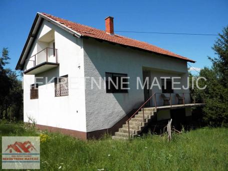 KUĆA U DIVOSTINU 150M2 + 54 ARA PLACA-STRUJA , VODA—59900 E