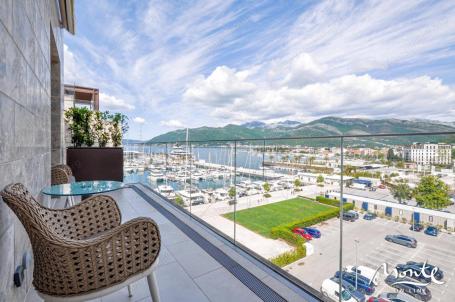 EKSKLUZIVAN JEDNOSOBAN STAN U PORTO MONTENEGRO