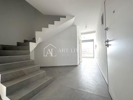 Umag-surroundings, Attractive two-story apartment with a view of the sea