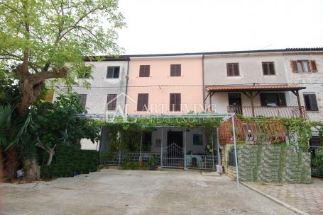 Novigrad, surroundings - charming terraced house only 600 m from the sea