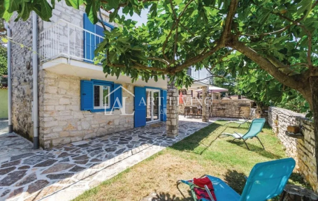 Istria, Umag, surroundings - stone house in a TOP location 50 meters from the sea