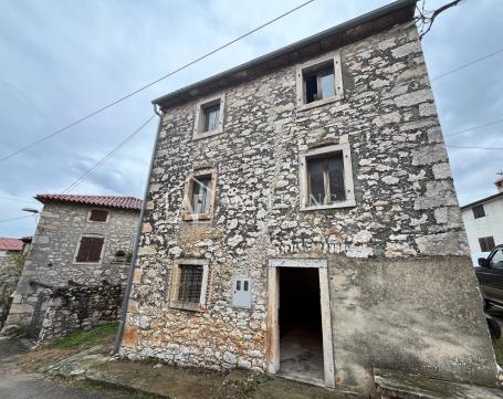 Istria, Novigrad, surroundings - autochthonous Istrian stone house for renovation