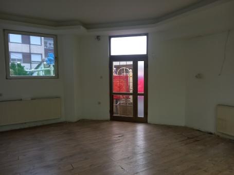 VOZDOVAC LEKINO BRDO 180m2 , 1300e