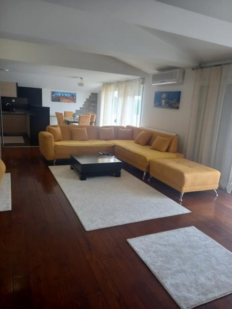 VOZDOVAC JAJINCI 180m2 , 850e