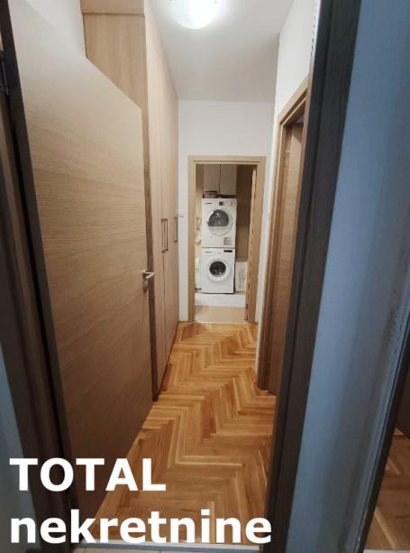 2. 5 Dvoiposoban stan NOVI SAD, 154500€