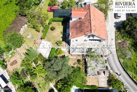 House for sale in the center of Tivat, Ucuri